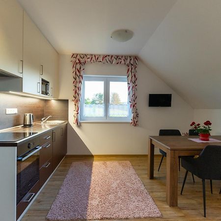 Apartmany Kohoutek A Slepicka V Novohradskych Horach Nové Hrady Eksteriør billede