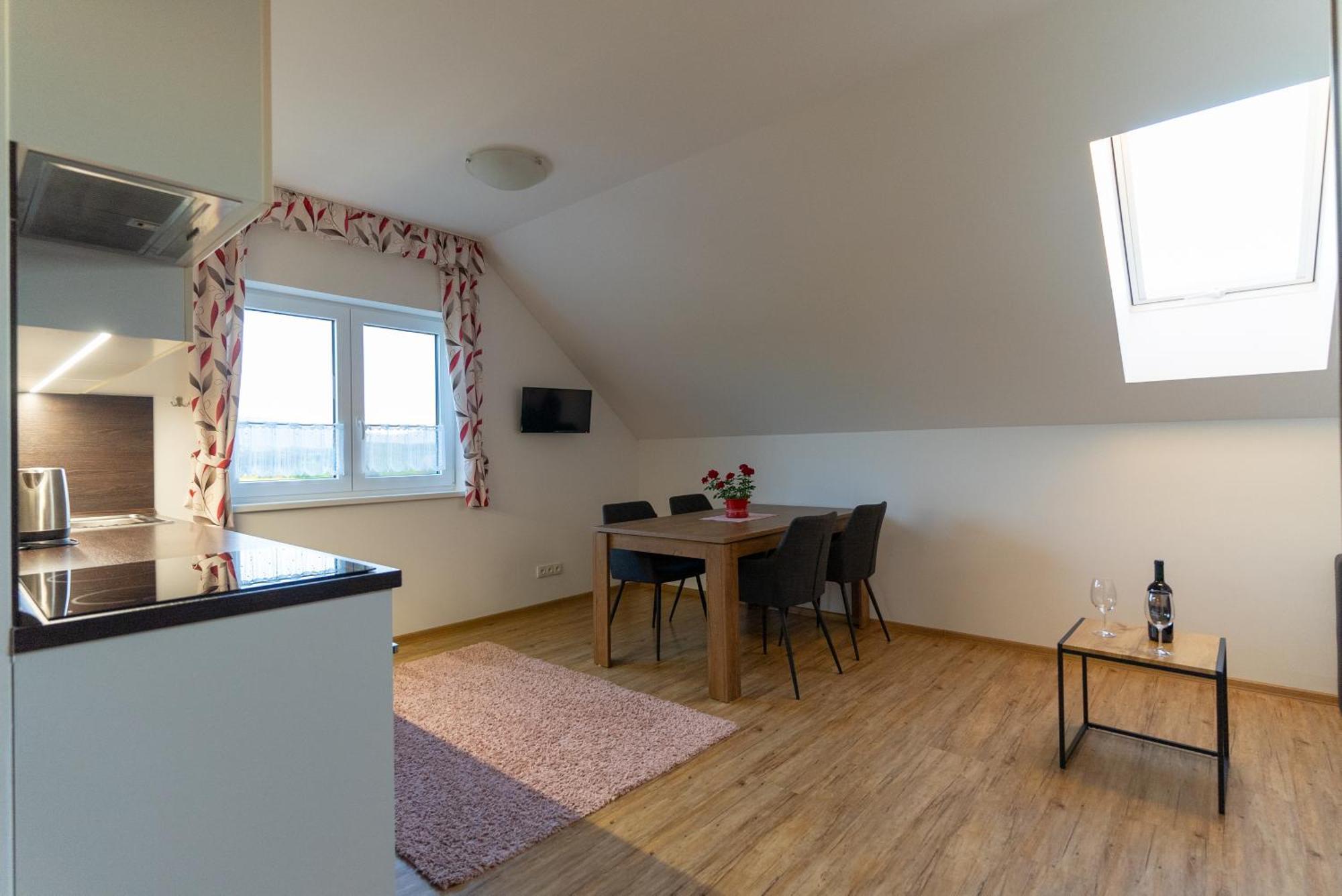 Apartmany Kohoutek A Slepicka V Novohradskych Horach Nové Hrady Eksteriør billede