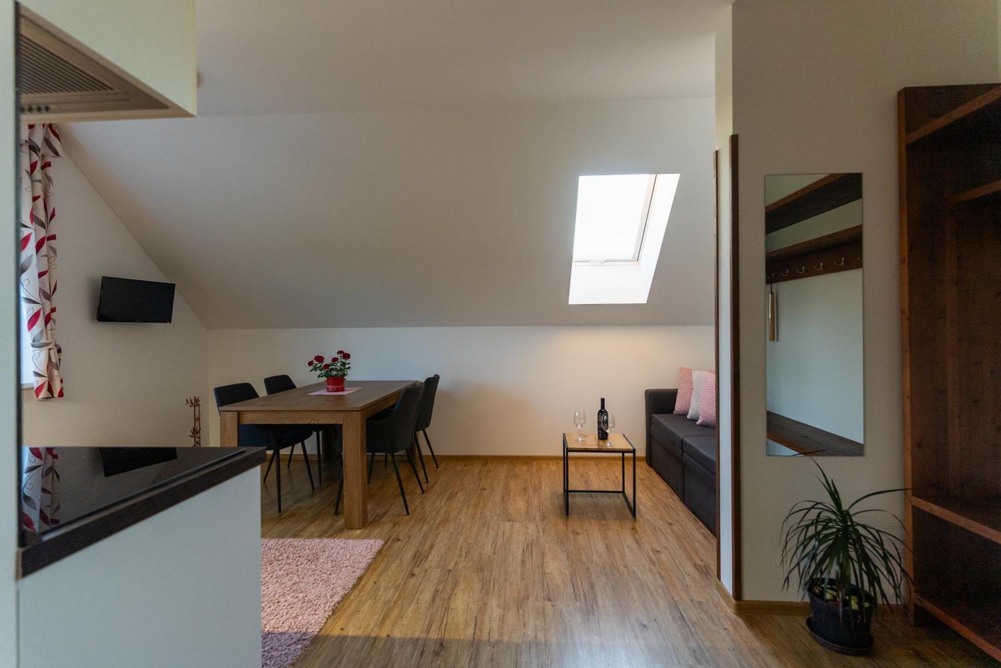 Apartmany Kohoutek A Slepicka V Novohradskych Horach Nové Hrady Eksteriør billede